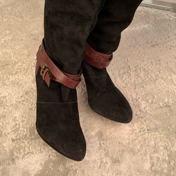 Luxurious Suede tall boots - Picture 3 of 8
